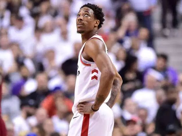 当持球人遭 当持球人遭